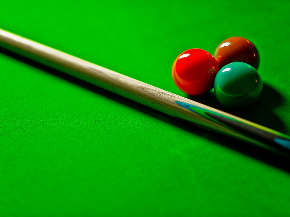 Are Snooker Cues Hollow?